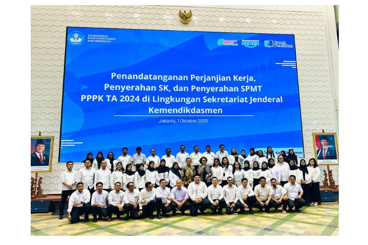 Penandatanganan Perjanjian Kerja, Penyerahan SK, dan Penyerahan SPMT PPPK TA 2024 di Setjen