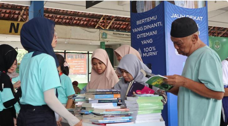 Antusiasme Pemudik Rasakan Pengalaman Baru: Mudik Ditemani Buku Bacaan Bermutu