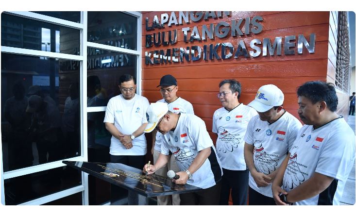 Mendikdasmen Resmikan Lapangan dan Menutup Laga Persahabatan Bulu Tangkis Antar Kementerian/Lembaga